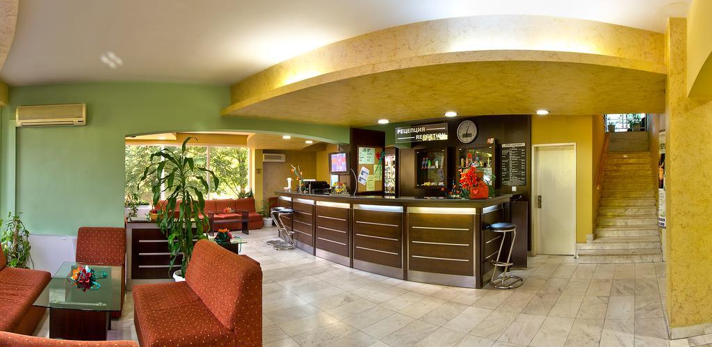 Family Hotel Gabrovo Ngoại thất bức ảnh