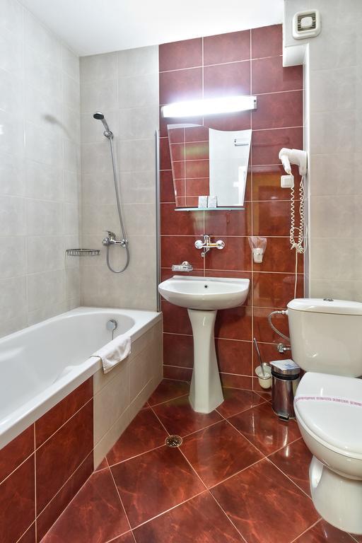 Family Hotel Gabrovo Ngoại thất bức ảnh