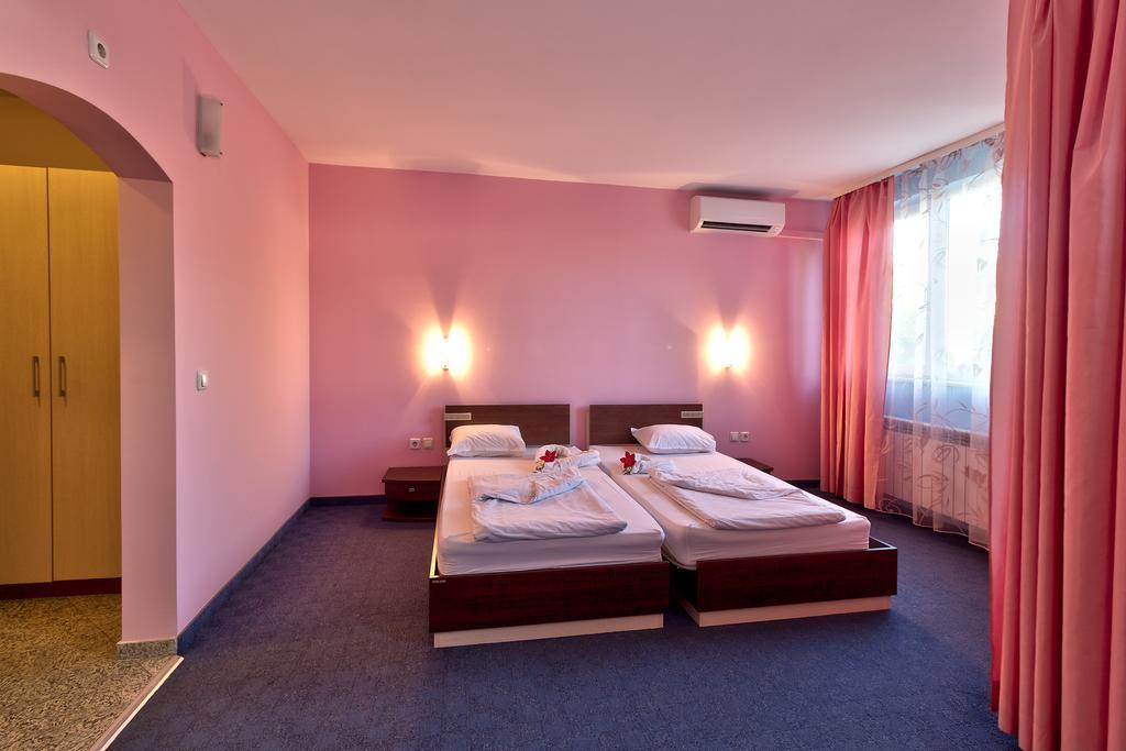 Family Hotel Gabrovo Ngoại thất bức ảnh